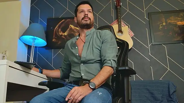 Snapshot of ChrisKox chatting on September 2025 10:10:02 PM ChrisKox online show from September 2025 10:10:02 PM