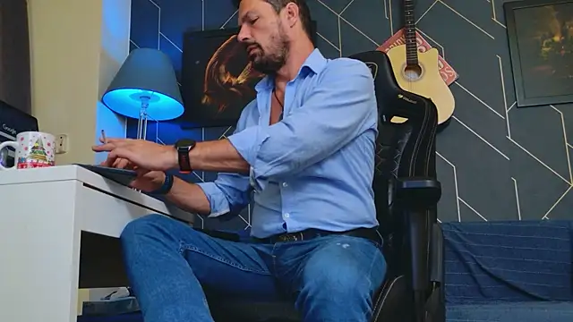 Snapshot of ChrisKox chatting on September 2025 05:56:02 PM ChrisKox online show from September 2025 05:56:02 PM