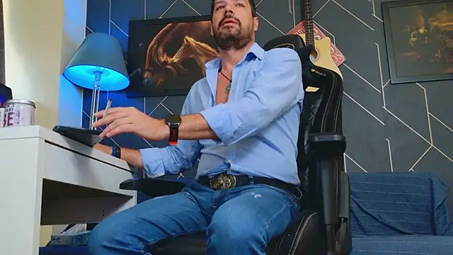 Snapshot of ChrisKox chatting on September 2025 06:13:01 AM ChrisKox online show from September 2025 06:13:01 AM