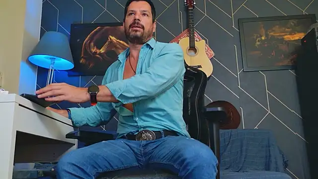 Snapshot of ChrisKox chatting on September 2025 05:33:02 AM ChrisKox online show from September 2025 05:33:02 AM