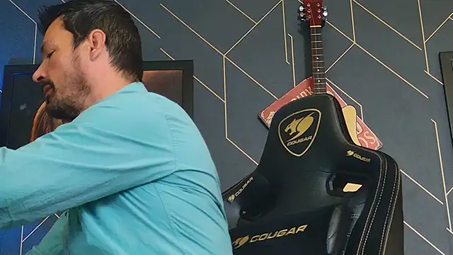 Snapshot of ChrisKox chatting on October 2025 08:22:01 AM ChrisKox online show from October 2025 08:22:01 AM