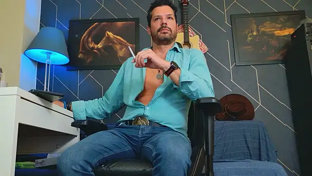 Snapshot of ChrisKox chatting on October 2025 08:40:02 PM ChrisKox online show from October 2025 08:40:02 PM