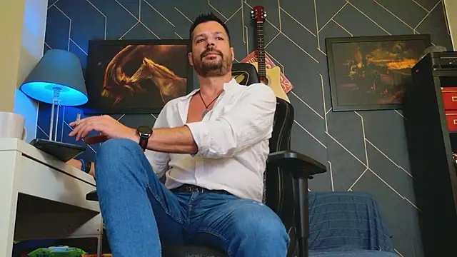 Snapshot of ChrisKox chatting on October 2025 03:05:02 AM ChrisKox online show from October 2025 03:05:02 AM