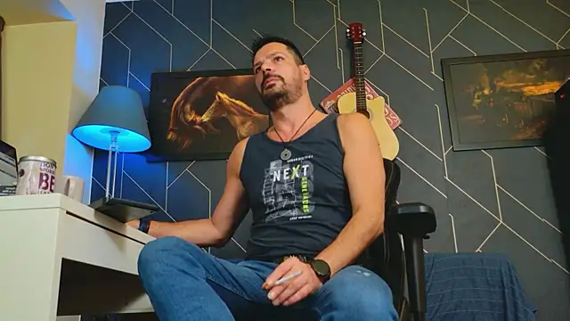 Snapshot of ChrisKox chatting on October 2025 09:47:01 PM ChrisKox online show from October 2025 09:47:01 PM