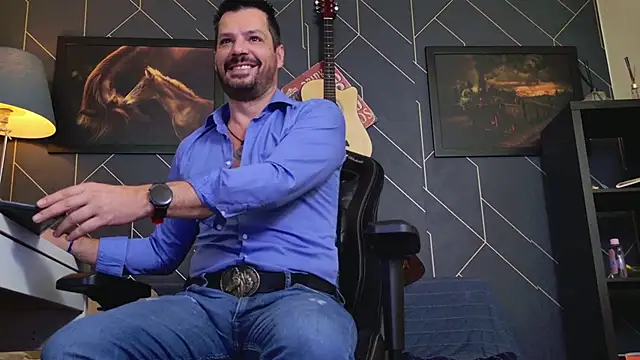 Snapshot of ChrisKox chatting on October 2025 04:37:01 AM ChrisKox online show from October 2025 04:37:01 AM