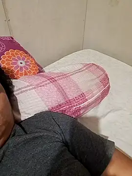Snapshot of misstressfucker chatting on January 2025 06:57:01 PM misstressfucker online show from January 2025 06:57:01 PM