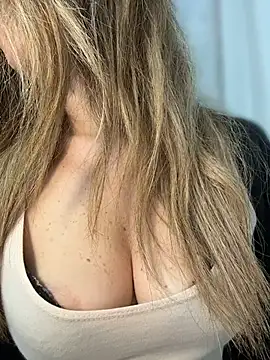 sexylenia online show from April 2026 10:36:02 PM