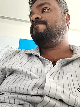 Snapshot of mikki1355 chatting on February 2026 06:10:01 AM mikki1355 online show from February 2026 06:10:01 AM