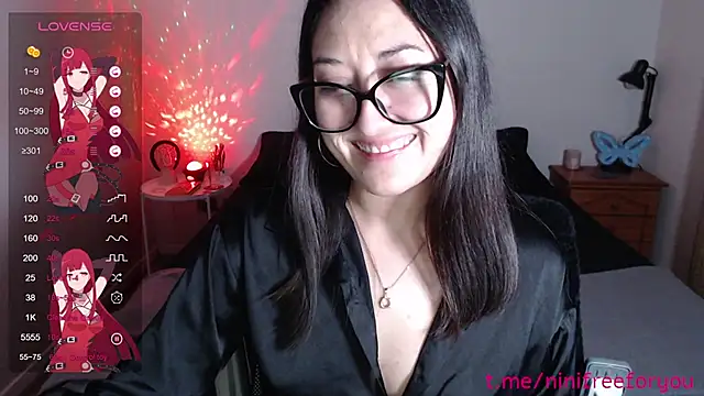Snapshot of Ninimoon chatting on September 2025 05:18:01 AM Ninimoon online show from September 2025 05:18:01 AM