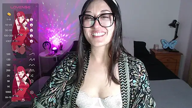 Ninimoon online show from October 2025 02:32:01 AM