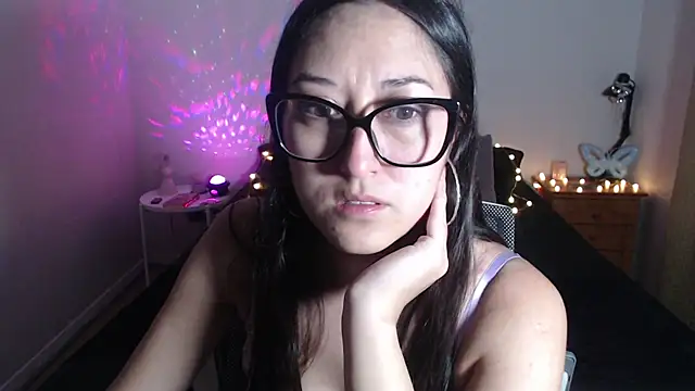 Snapshot of Ninimoon chatting on January 2026 03:31:02 AM Ninimoon online show from January 2026 03:31:02 AM