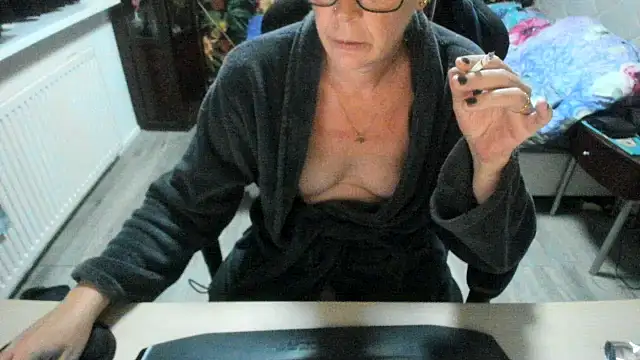 Snapshot of minoesje37 chatting on October 2025 07:53:01 PM minoesje37 online show from October 2025 07:53:01 PM