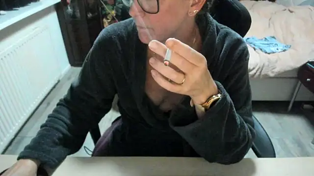 Snapshot of minoesje37 chatting on October 2025 08:31:01 PM minoesje37 online show from October 2025 08:31:01 PM