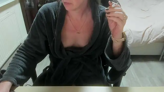 minoesje37 online show from March 2026 08:45:02 PM