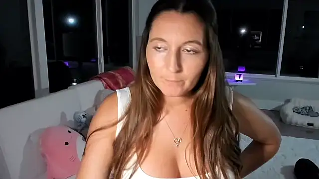 Snapshot of RennadelRyder chatting on July 2026 02:18:01 AM RennadelRyder online show from July 2026 02:18:01 AM