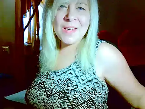Snapshot of AgoniA7 chatting on May 2026 06:43:02 AM AgoniA7 online show from May 2026 06:43:02 AM