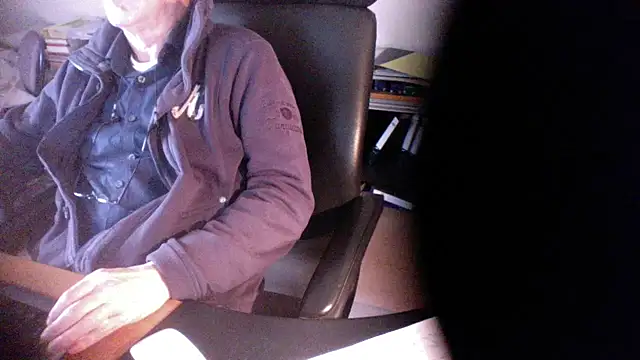 Snapshot of outlaw200 chatting on December 2024 02:05:02 PM outlaw200 online show from December 2024 02:05:02 PM