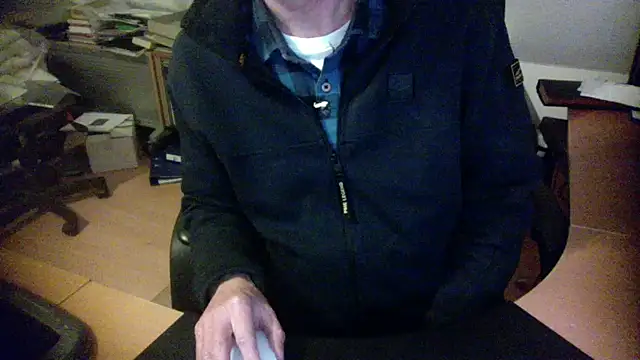 Snapshot of outlaw200 chatting on December 2024 06:53:01 PM outlaw200 online show from December 2024 06:53:01 PM