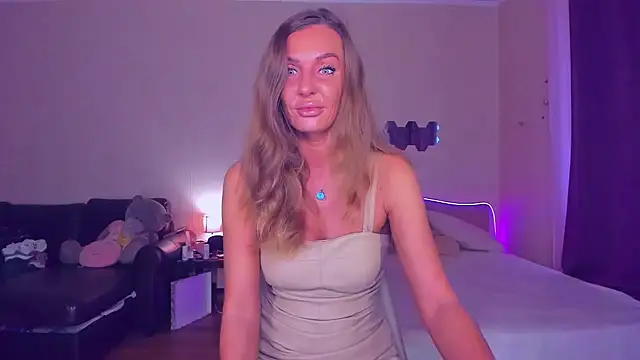 Snapshot of EmmaAbramson chatting on September 2025 11:21:01 AM EmmaAbramson online show from September 2025 11:21:01 AM