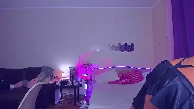 Snapshot of EmmaAbramson chatting on September 2025 04:32:02 PM EmmaAbramson online show from September 2025 04:32:02 PM