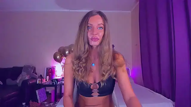 Snapshot of EmmaAbramson chatting on November 2025 04:28:02 PM EmmaAbramson online show from November 2025 04:28:02 PM