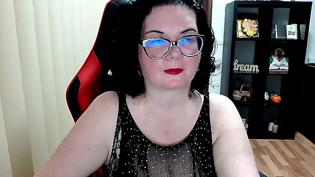 MissTroublle online show from April 2026 11:08:01 AM