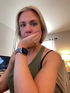 Snapshot of Kay_Cakes chatting on February 2025 08:06:02 PM Kay Cakes online show from February 2025 08:06:02 PM