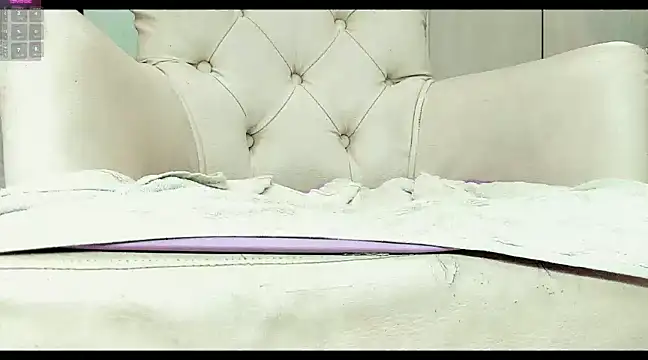Snapshot of khloeHermaprodit3 chatting on January 2025 11:01:02 PM khloeHermaprodit3 online show from January 2025 11:01:02 PM