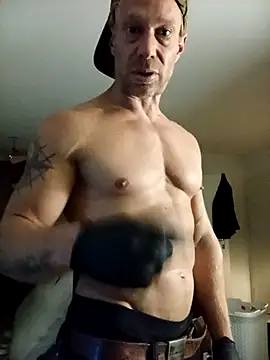 Snapshot of AthleticWomenizer2 chatting on May 2026 09:32:01 PM AthleticWomenizer2 online show from May 2026 09:32:01 PM