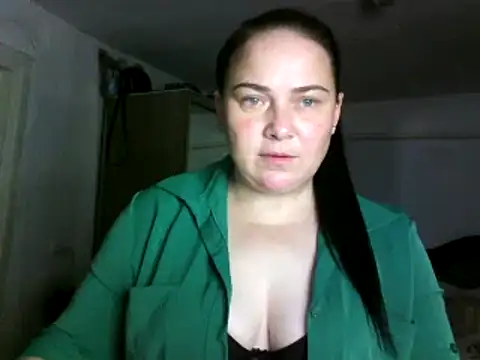 Snapshot of TammyAh chatting on December 2024 08:33:01 PM TammyAh online show from December 2024 08:33:01 PM