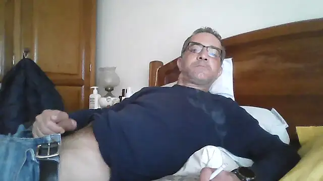 Snapshot of CarlosRocha73 chatting on April 2026 11:21:01 AM CarlosRocha73 online show from April 2026 11:21:01 AM