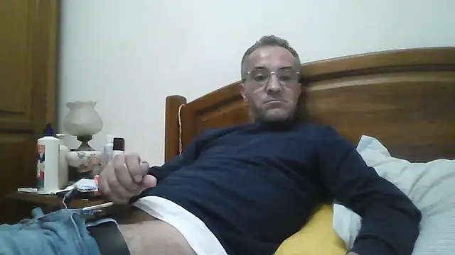 Snapshot of CarlosRocha73 chatting on May 2026 10:52:02 PM CarlosRocha73 online show from May 2026 10:52:02 PM