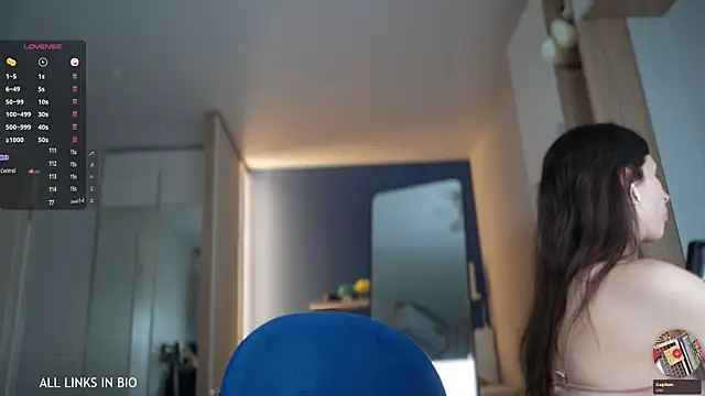 LAUREL HAZEL online show from February 2025 07:19:02 PM