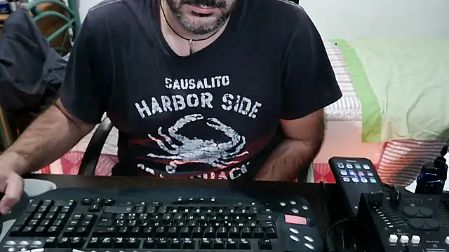 Snapshot of Italian_dark_desire chatting on November 2025 10:10:01 PM Italian dark desire online show from November 2025 10:10:01 PM