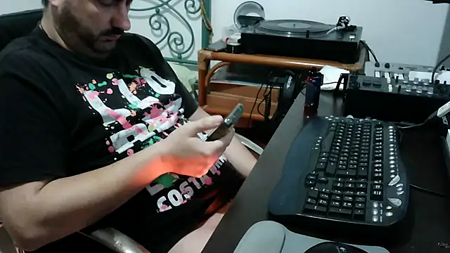 Snapshot of Italian_dark_desire chatting on November 2025 10:05:01 AM Italian dark desire online show from November 2025 10:05:01 AM