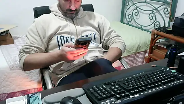 Snapshot of Italian_dark_desire chatting on December 2025 05:08:02 PM Italian dark desire online show from December 2025 05:08:02 PM