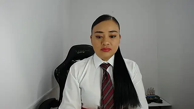 Snapshot of ReyleDoll chatting on January 2025 09:46:02 PM ReyleDoll online show from January 2025 09:46:02 PM