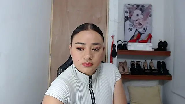 Snapshot of ReyleDoll chatting on February 2025 09:29:02 PM ReyleDoll online show from February 2025 09:29:02 PM