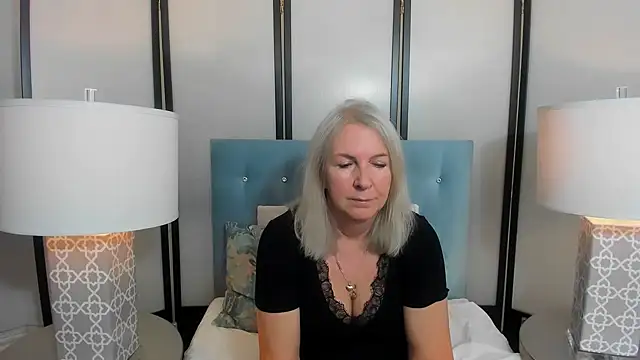 EricaTop online show from October 2025 04:04:01 PM