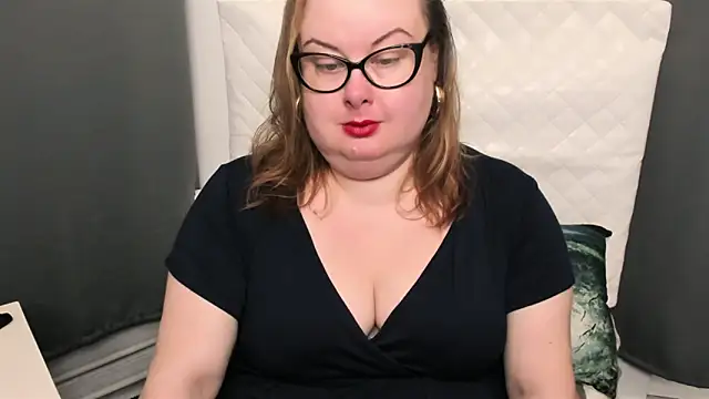 Snapshot of dirtyBonnie chatting on January 2025 04:56:01 AM dirtyBonnie online show from January 2025 04:56:01 AM
