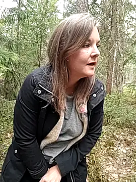 SwedishJennifer online show from May 2026 12:33:02 PM