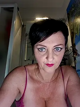 lucillabollente online show from June 2026 04:07:02 AM