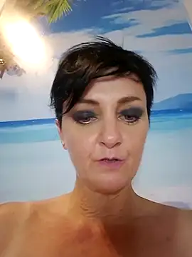 lucillabollente online show from August 2026 04:42:02 PM