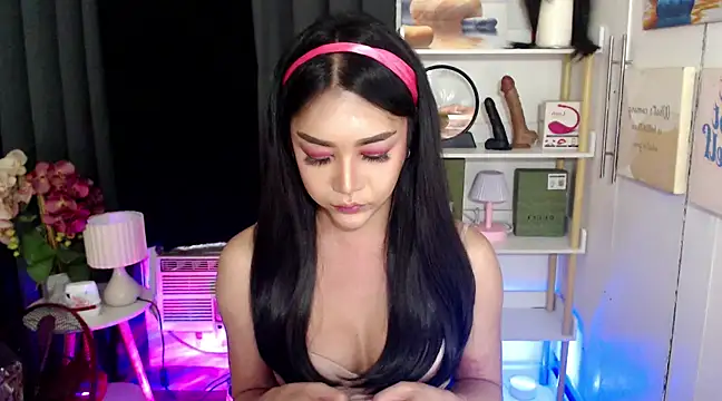 Snapshot of AsianMariaTs chatting on January 2025 02:04:01 PM AsianMariaTs online show from January 2025 02:04:01 PM