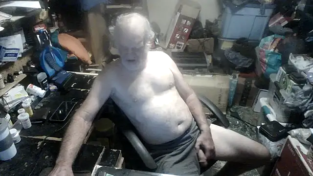 Snapshot of russtee chatting on September 2025 03:27:02 PM russtee online show from September 2025 03:27:02 PM