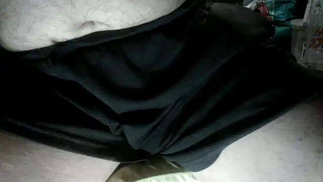 Snapshot of russtee chatting on October 2025 05:03:01 PM russtee online show from October 2025 05:03:01 PM