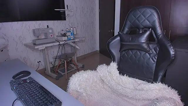 Snapshot of Lisegg_ chatting on December 2024 10:23:02 AM Lisegg online show from December 2024 10:23:02 AM