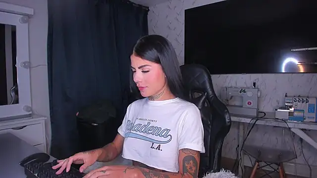 Snapshot of Lisegg_ chatting on January 2025 12:30:01 PM Lisegg online show from January 2025 12:30:01 PM