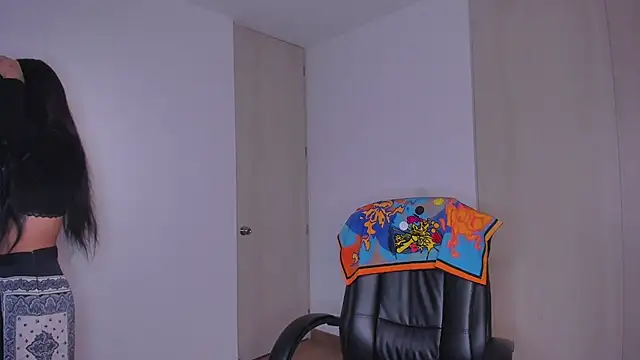 Lisegg  online show from October 2025 10:03:02 AM