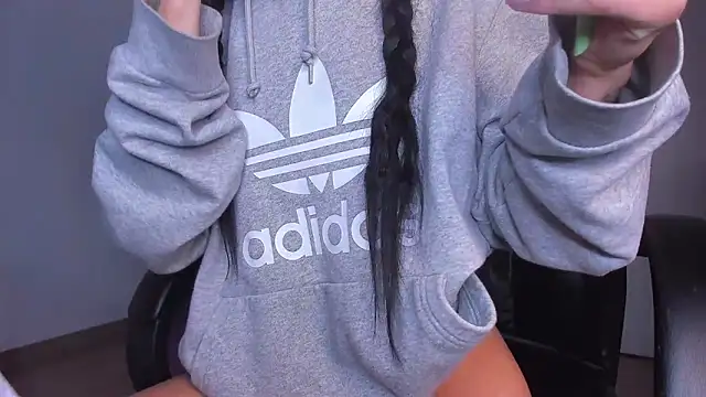 Lisegg  online show from December 2025 10:24:01 AM